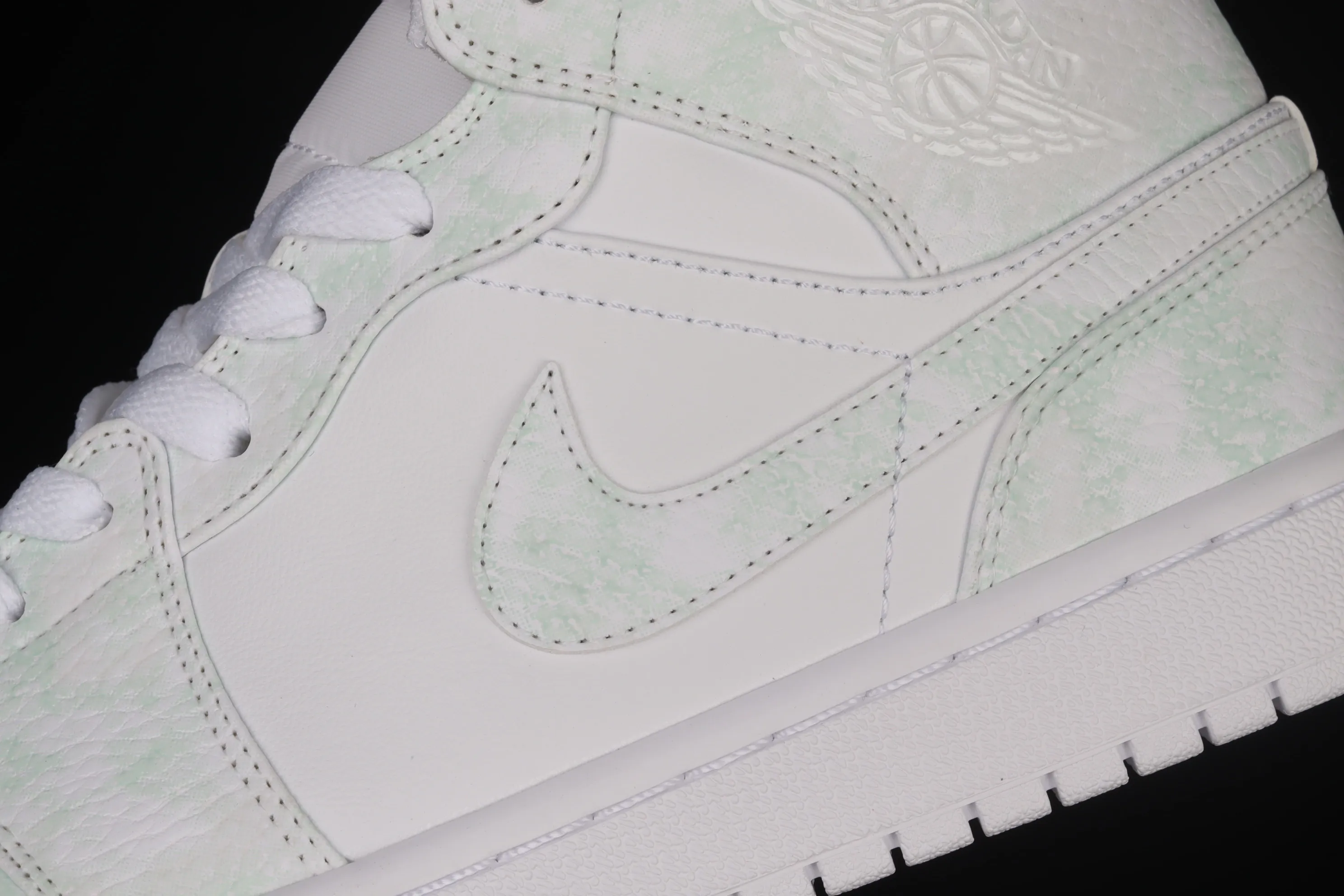 All Categories Air Jordan Jordan Series Basketball Shoes Air Jordan 1 Mid Air Jordan 1 Mid AJ1 Joe 1 Starry Sky Thermal Sensing China Basketball Shoes 554725-130